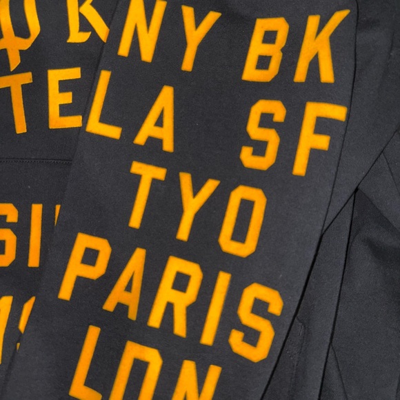 2023
Supreme Team Flocked Hooded Sweatshirt 'Black' - Picture 3 of 10